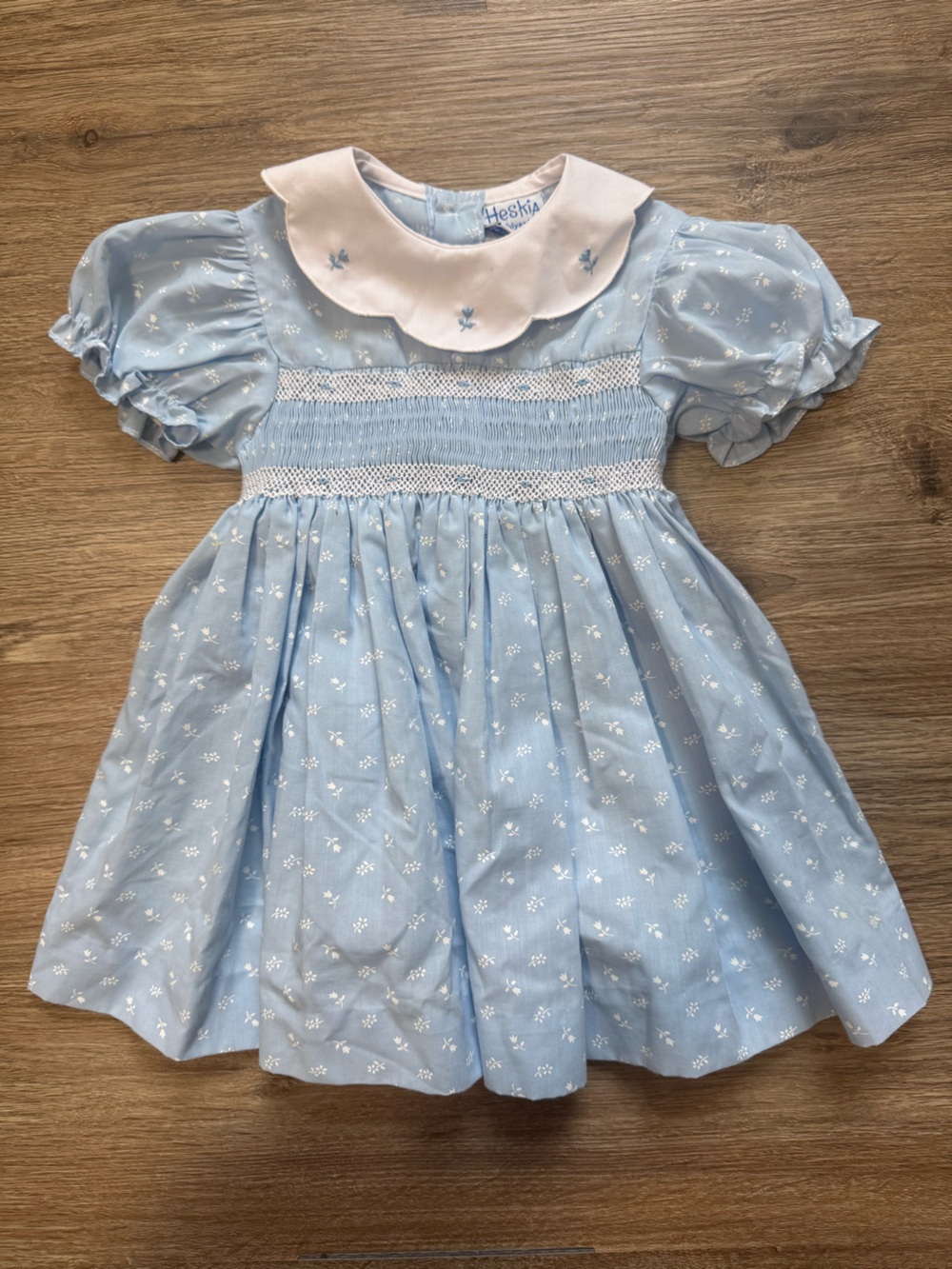 Vintage Heskia Blue/White Floral Smocked Puff Sleeve Collared Dress Fit & Flare